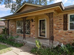 5705 Twineing St, Dallas, TX 75227