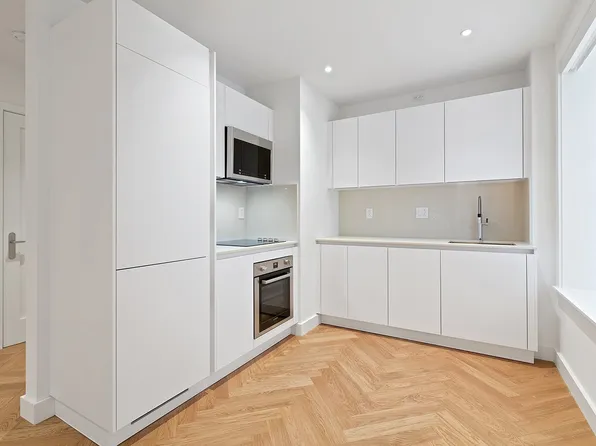 1274 Fifth Avenue image 1 of 12