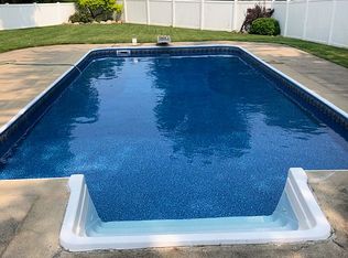 28190 Simmons Rd, Perrysburg, OH 43551