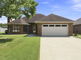 1934 E Ridgewood Dr, Springfield, MO 65804
