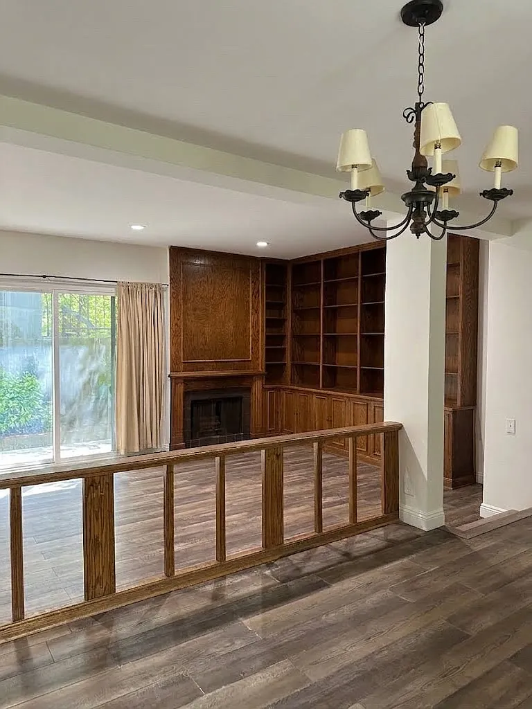 10933 Wellworth Ave — Photo 4