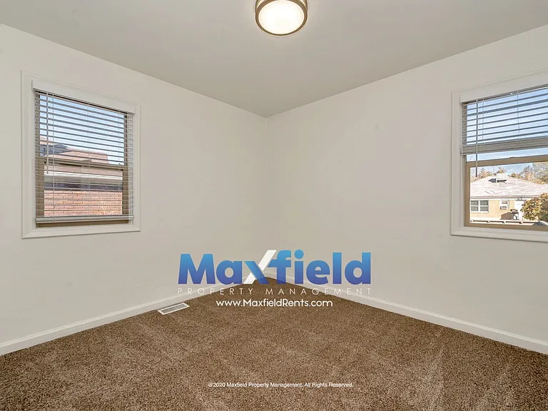 2506 S Douglas St — Photo 10