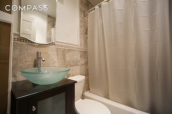 Rented by Compass | media 10