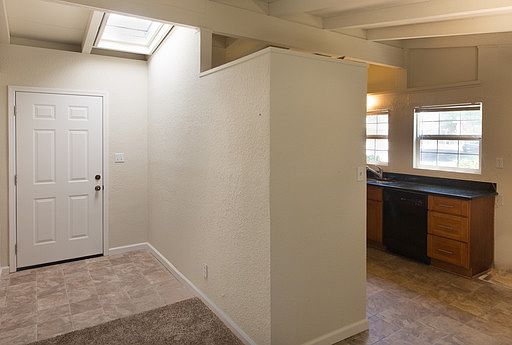 4th image of 600 Hampton Dr