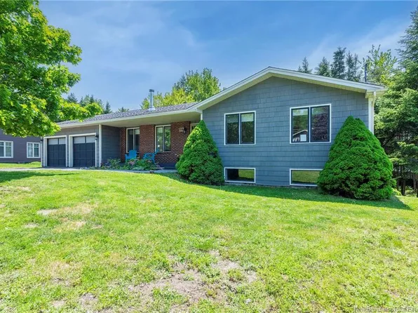 10 Eydie Dr, Rothesay, NB E2E 4Z2
