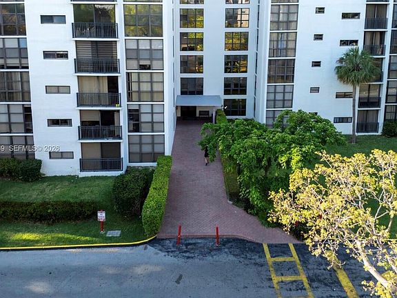 2nd image of 17011 N Bay Rd APT 215
