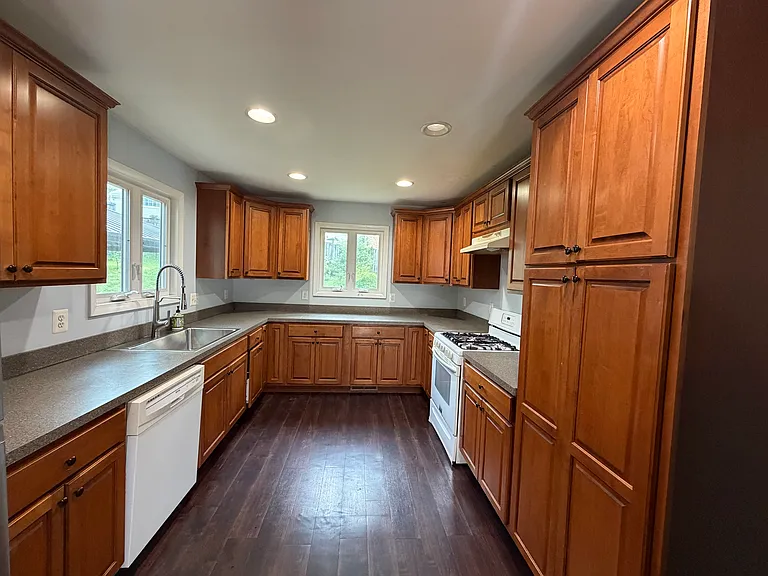 7811 Greeley Blvd — Photo 58