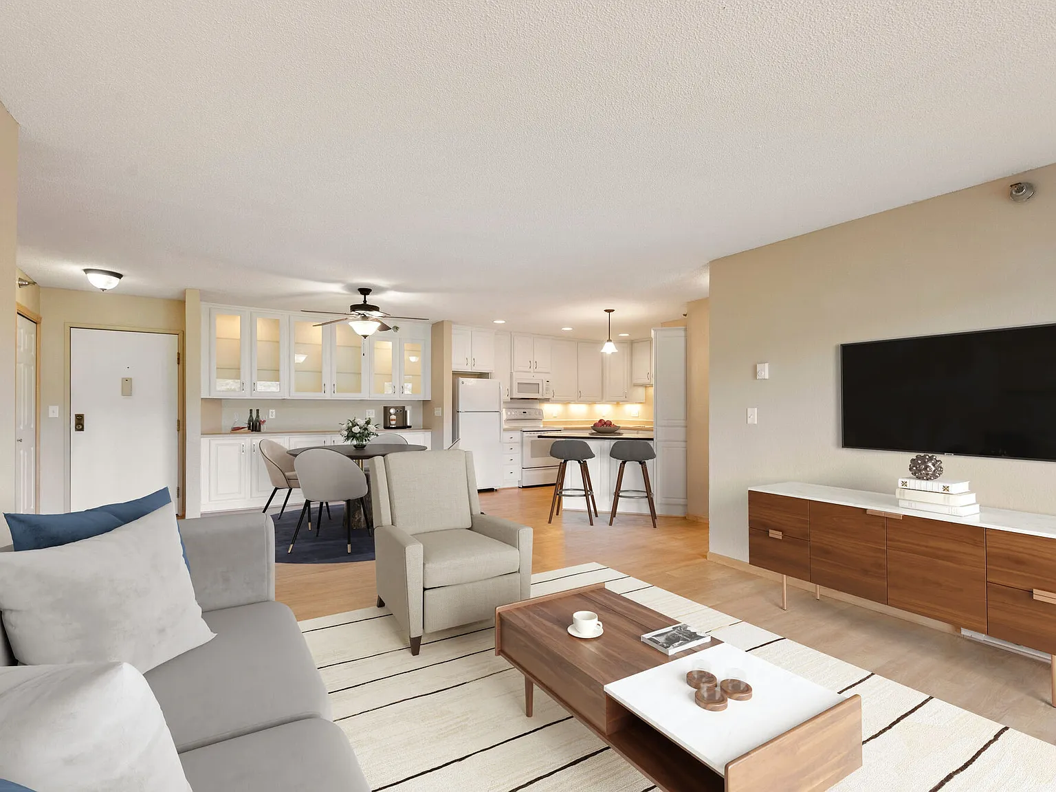 Lakewood Hills Apartments — Photo 3