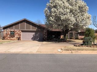 108 Regency Dr, Clinton, OK 73601