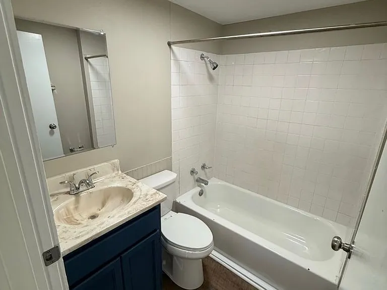 714 Golfview Dr — Photo 6