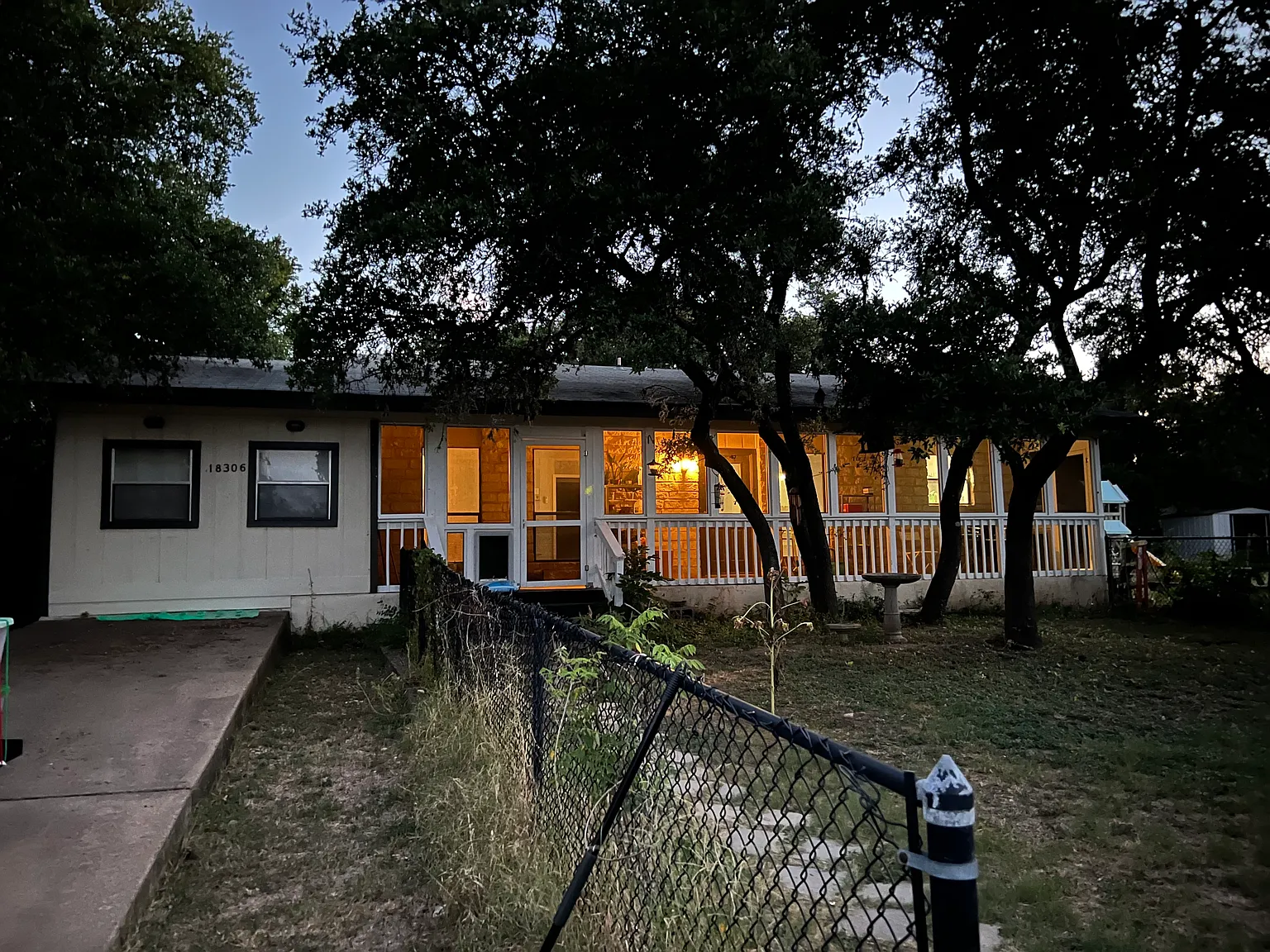 3 bed, 1064 sqft, $2,195 — Photo 1