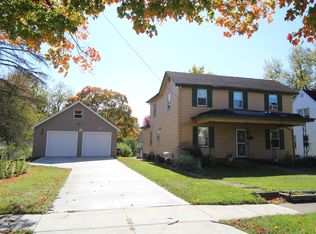 504 E Holland St, Washington, IL