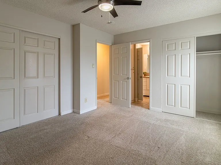 Courtyard Apartments — Photo 19