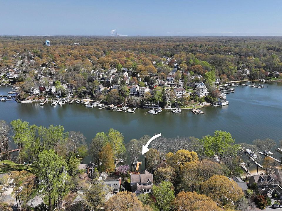 1st image of 928 Waterview Dr