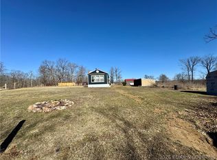 11684 Forest Dr, Versailles, MO 65084