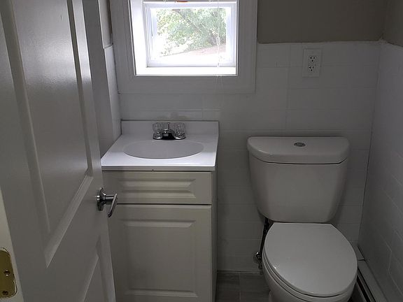 4th image of 18 Fulton Ave APT 31Y