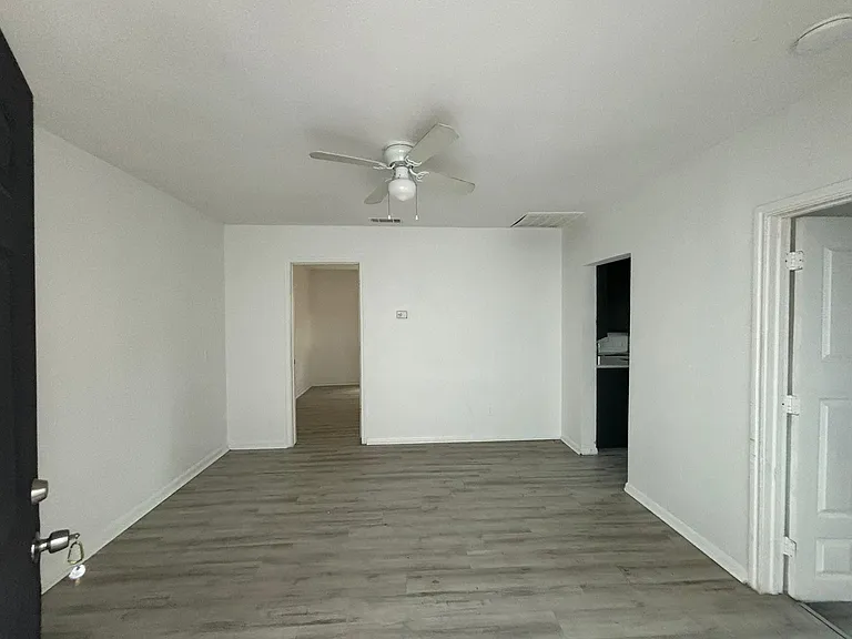 1723 Oak Knoll Dr #6 — Photo 13