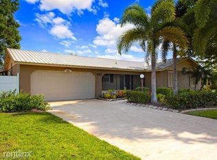 881 Adelphi Ct, Fort Myers, FL 33919