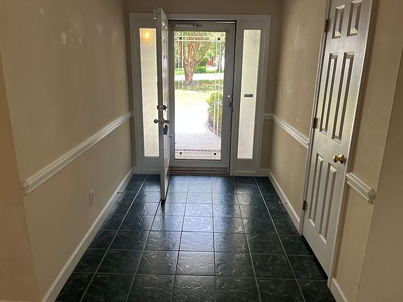 3rd image of 2919 Springs Dr