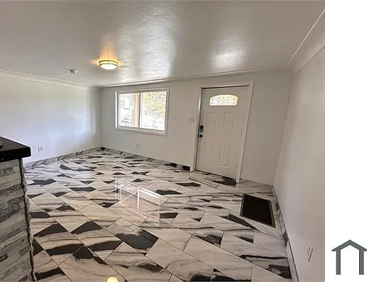 3 bed, 1100 sqft, $1,600 — Photo 3