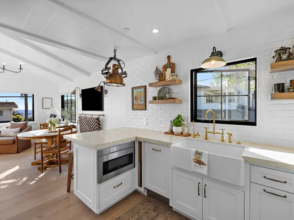 408 Monterey Dr, Laguna Beach, CA 92651