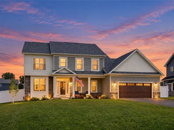 18 Giovanni Ln, Parma, NY 14468