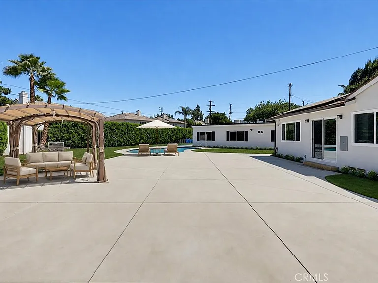 8738 Paso Robles — Photo 26