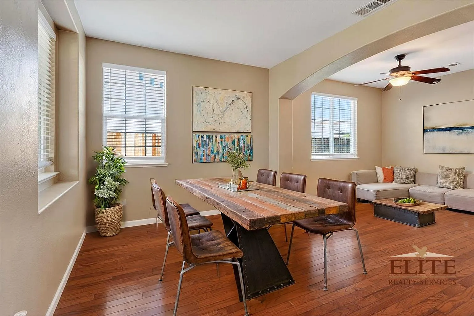 4 bed, 2372 sqft, $2,600 — Photo 2
