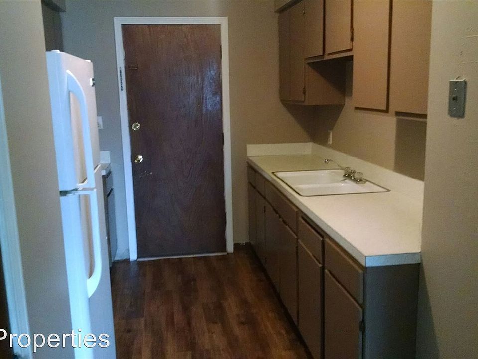 2nd image of 2105 Saint John Ave APT A6