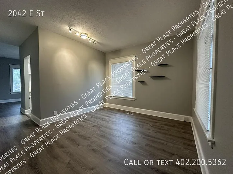 2042 E St — Photo 5