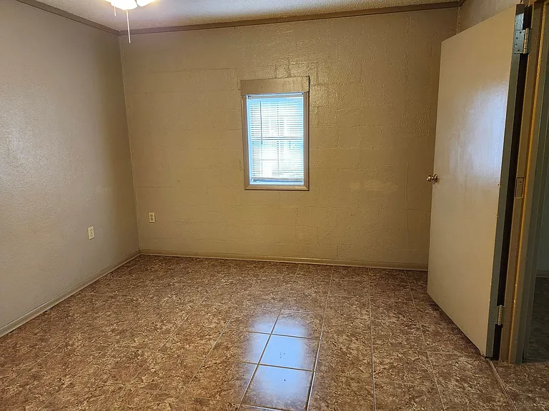 207 N 4th St #2 — Photo 10