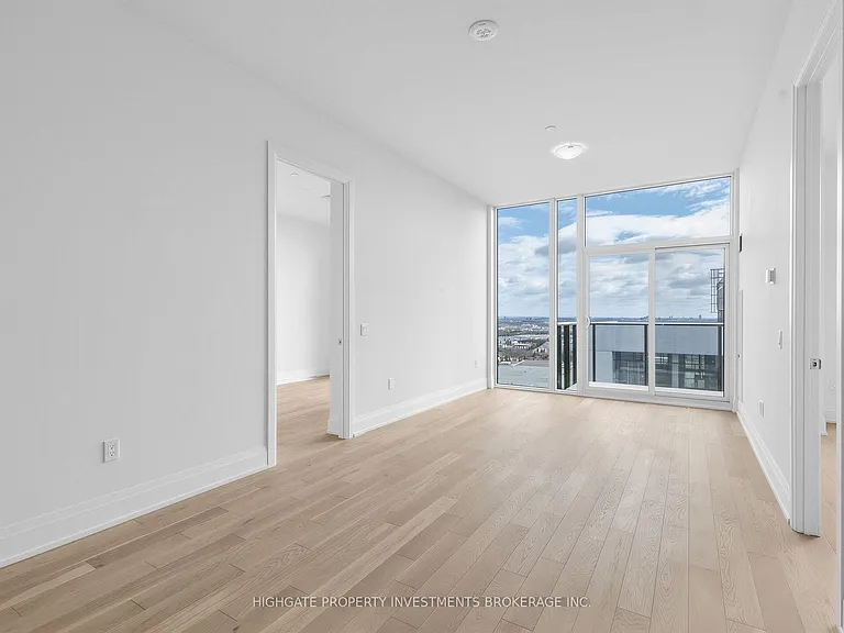 27 Korda Gate #Penthouse 101 — Photo 11