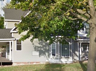 158 College Ave APT 5, Valparaiso, IN 46383