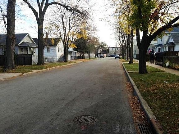 2nd image of 552 Elwood Ave