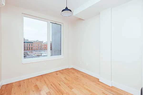 Rented by Nooklyn NYC LLC | media 43