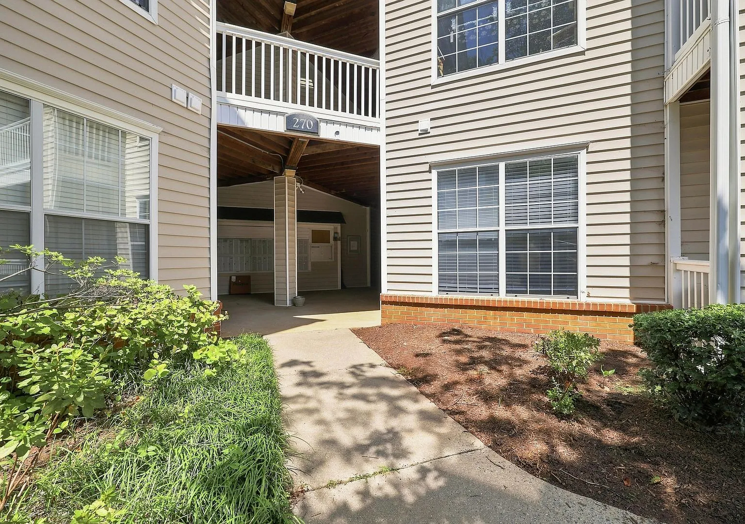 Riverbend Condominiums 270 Riverbend Dr, Unit 2D, Charlottesville, VA 22911 — Photo 1