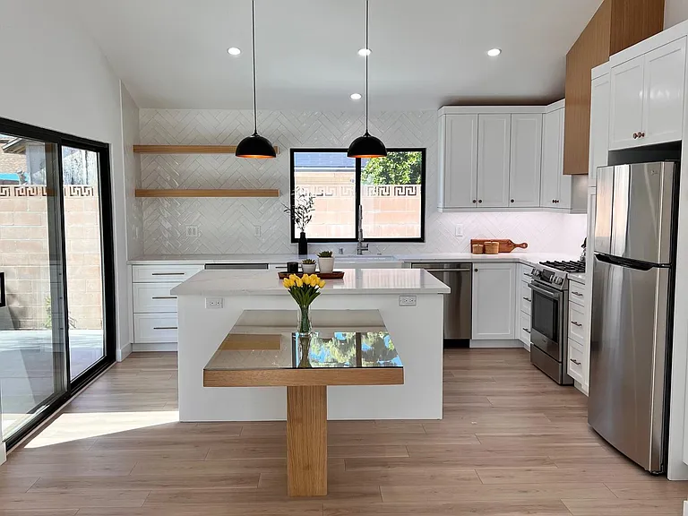 15531 Superior St — Photo 12