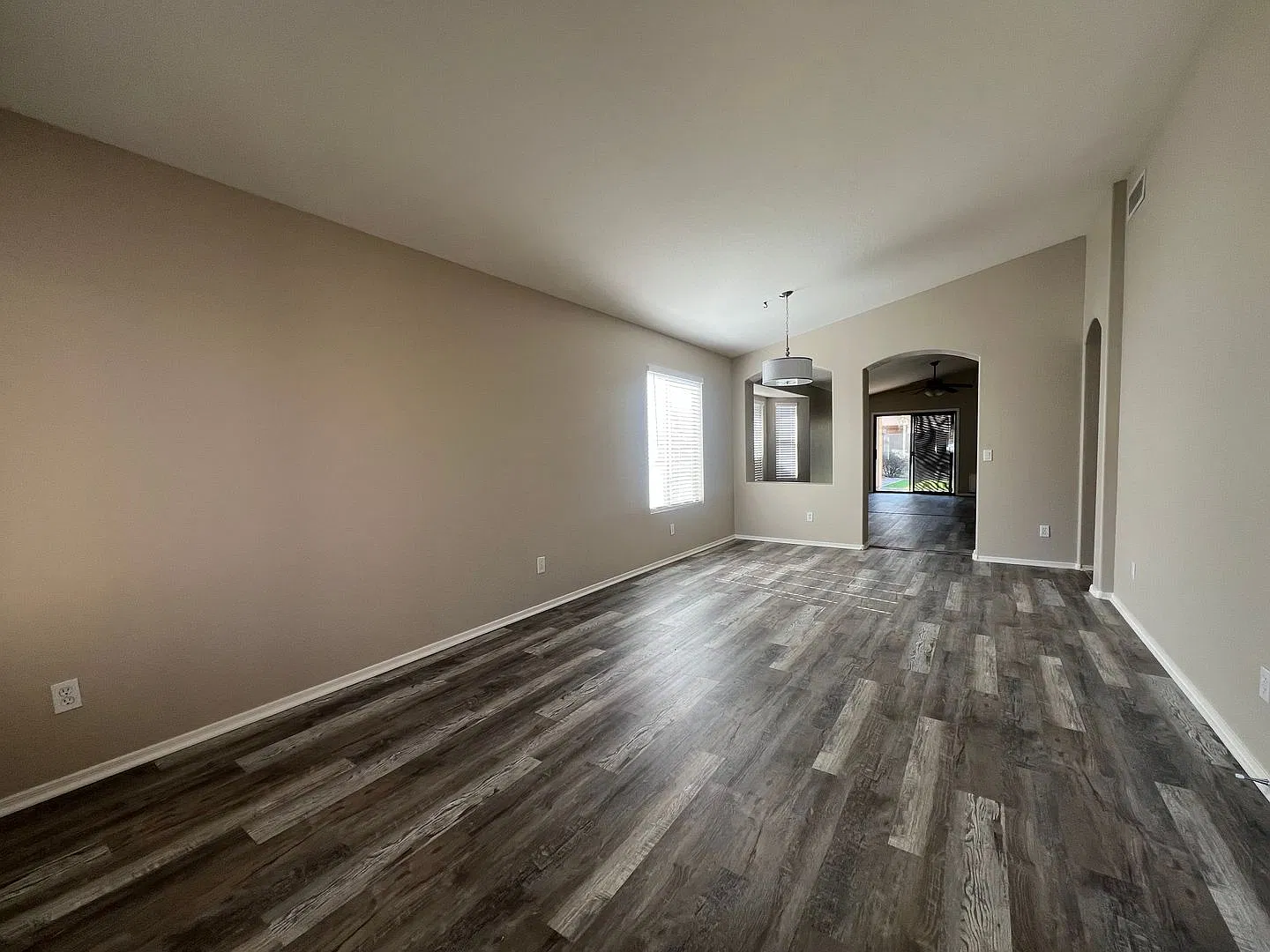 Fantastic Mesa location — Photo 2