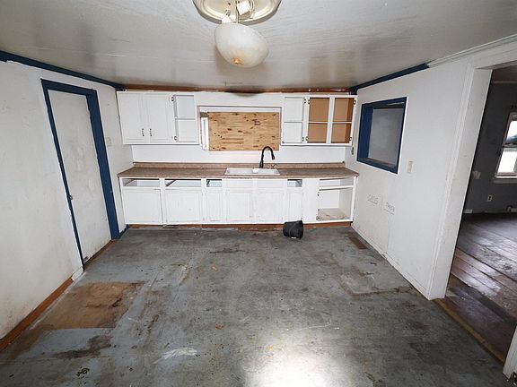 4th image of 52078 Forestbrook Ave