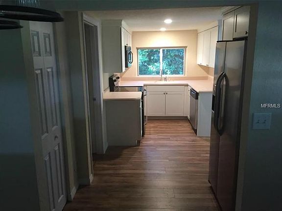 3rd image of 601 Faithway Dr