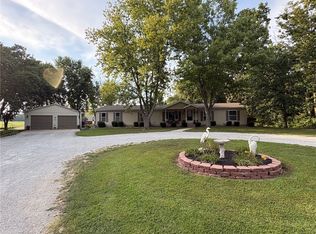19239 N State Highway 32, Shumway, IL 62461