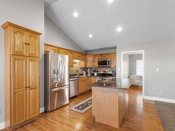 5th image of 3005 Hickory Ridge Dr