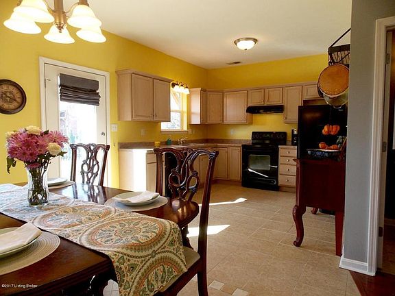 3rd image of 5924 Grandel Meadow Ct
