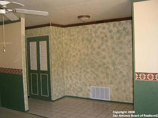 3rd image of 7634 GLEN MONT DR
