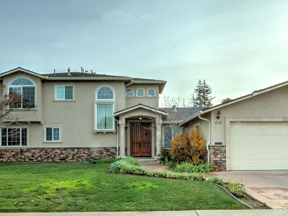 1st image of 916 Bonneville Way