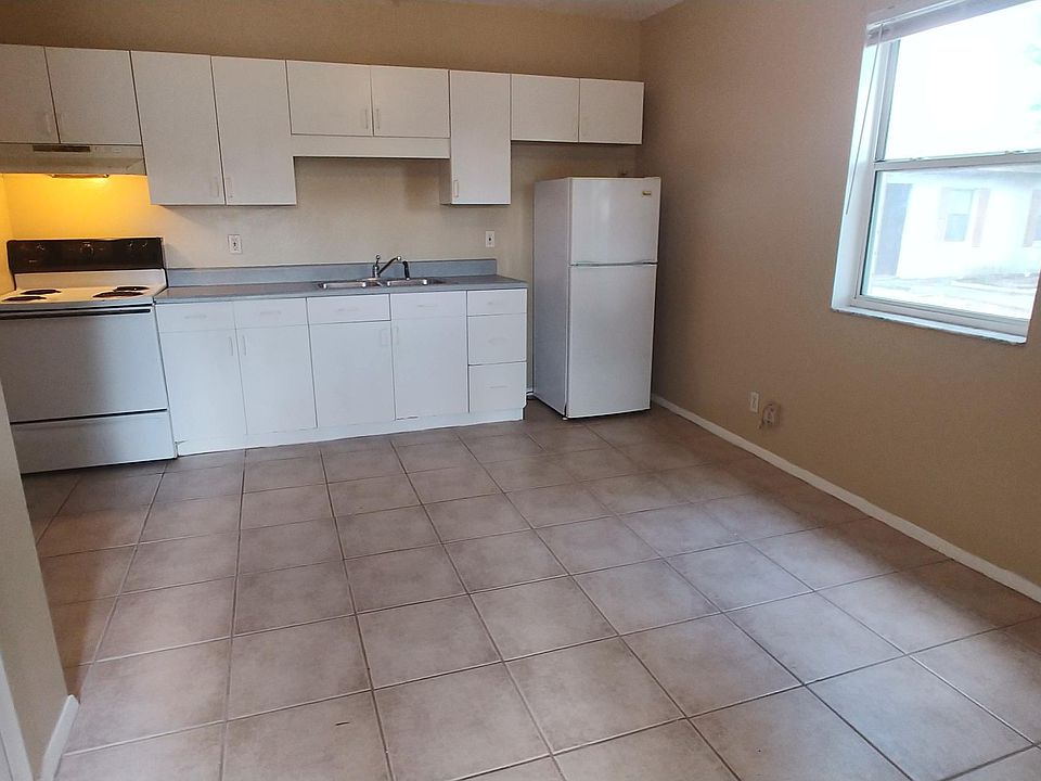 1st image of 3419 NE 10th St