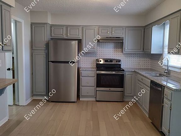 3rd image of 16012 W 151st Ter
