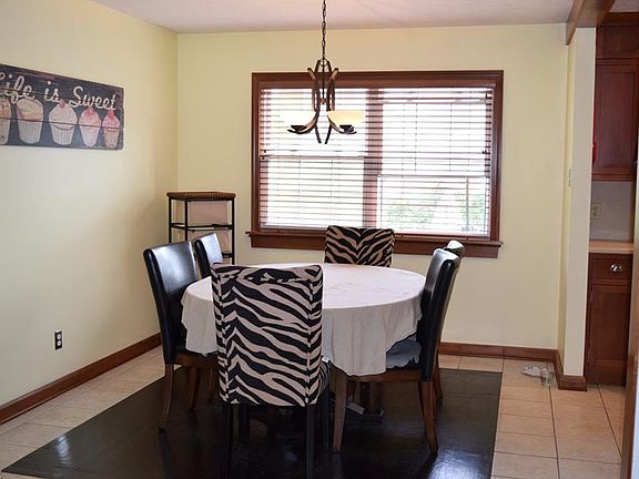 5th image of 3188 Creekside Dr