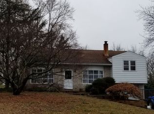 38 Glen Farms Dr, Collegeville, PA 19426