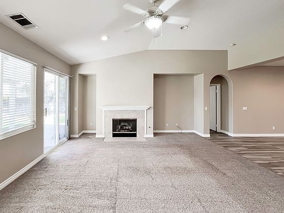 5th image of 26085 Willowbrook Ct